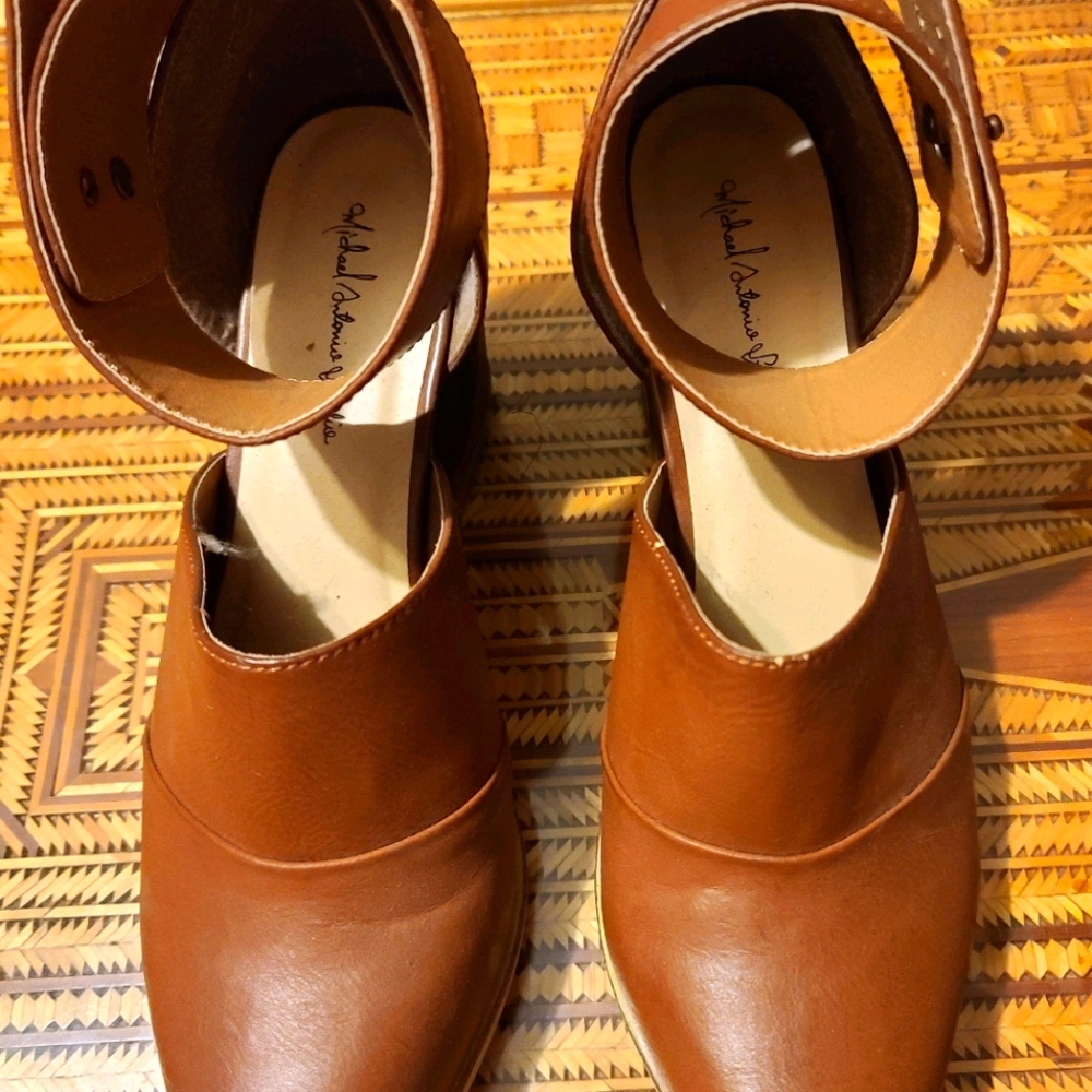 Ankle opened booties